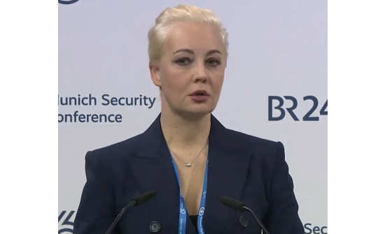 Юлия Навальная сонгуулийн саналын хуудсан дээр нөхрийнхөө нэрийг бичжээ
