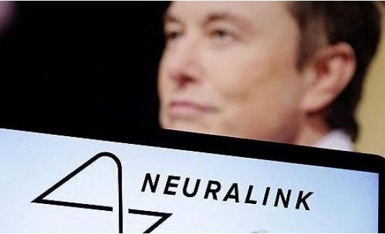 “Neuralink” компани хүний ​​тархинд компьютерийн чип суулгах туршилт эхлүүлэв