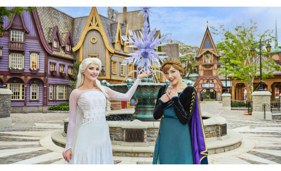 Хонконгийн Диснейлэндэд “Frozen” амиллаа
