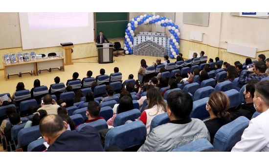 40 сургуульд физикийн хичээлийн хэрэглэгдэхүүн өгөв