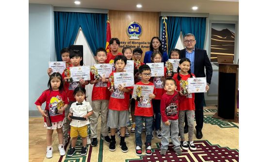 Монгол хүүхдүүд АНУ-ын сампингийн тэмцээнээс 13 медаль авав