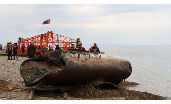 Хөвсгөл нуураас 12 тонн шатахуунтай хоёр техник гарган авчээ