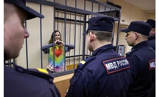 В.Путинийг шүүмжилсэн орос бүсгүй 7 жилийн ялаар шийтгүүлэв