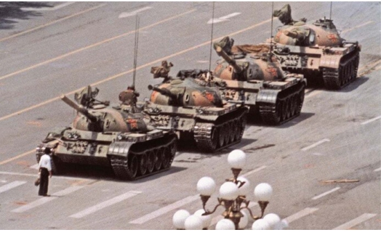 Тянаньмэний баатар "Tank Man"-ий зургийг хэн авсан бэ?