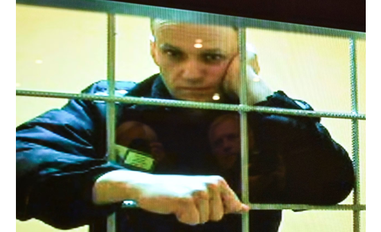 Алексей Навальный: Шоронд В.Путины дэглэмийг сурталчилсан дууг заавал сонсохыг албаддаг