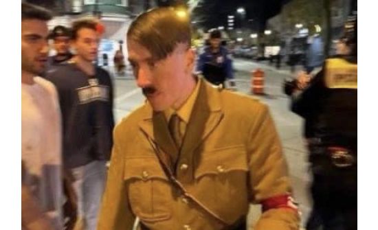Адольф Гитлер ажлаасаа халагдав