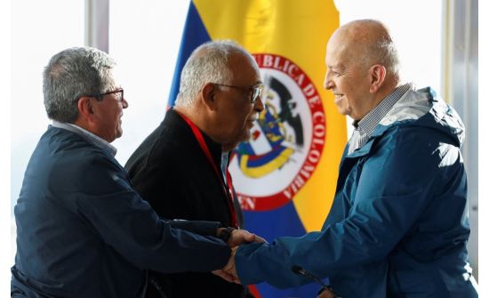 Колумбын Засгийн газар босогчидтой эвийн гэрээ байгуулав