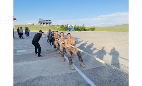 "Хааны эрэлд-2023": 12 орны цэргүүд оролцсон олс таталтын тэмцээнд монгол цэргүүд дэд байр эзлэв  