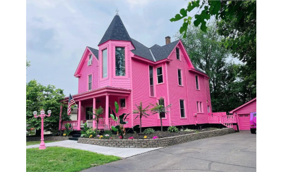 “Барби хүүхэлдэйн байшин”-г нэг өдрийн 1700 доллараар түрээслүүлнэ
