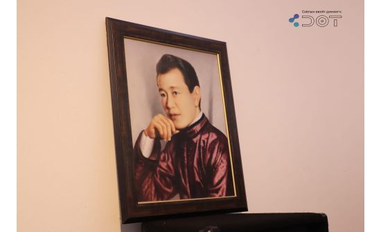 Зураач Д.Амгалангийн 90 насны ойд зориулсан үзэсгэлэн гарч байна