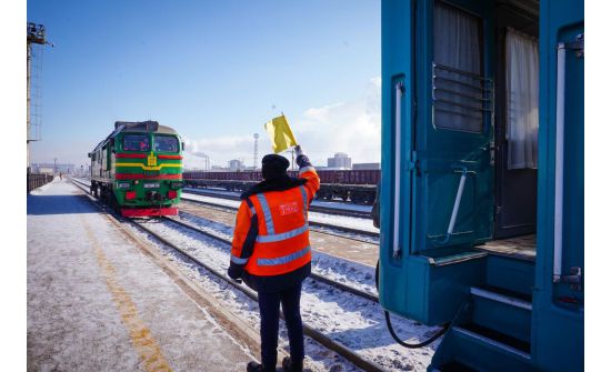 "Улаанбаатар төмөр зам" ажилчдадаа 200 хувийн цалингийн урамшуулал олгоно
