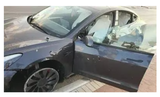 ХАМАС-ынханд буудуулсан израиль эр “Tesla” машиныхаа ачаар амьд гарчээ