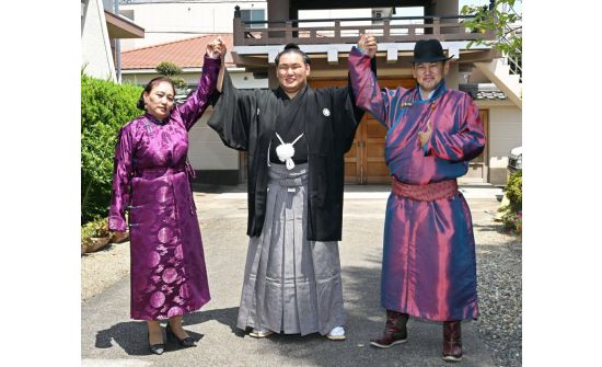 "The Japan Times": Хоошёорюү, Киришима нар сүмо бөхөд Монголын эрин үе дуусах болоогүйг харууллаа