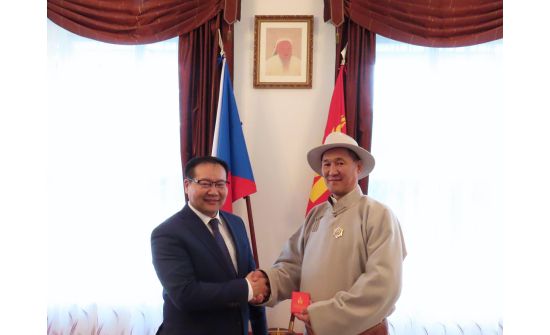 Чехэд аялал жуулчлалын бизнес эрхэлдэг монгол залууг "Алтан гадас" одонгоор шагналаа