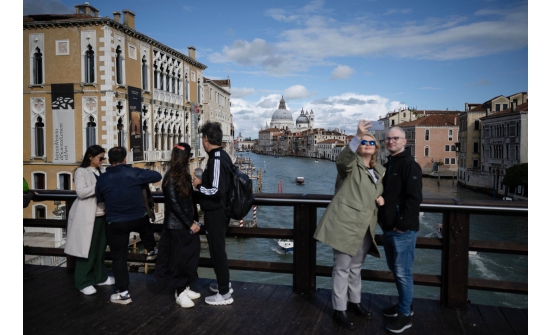 Венец: Аялал жуулчлалын оргил үед жуулчдаас төлбөр авдаг боллоо