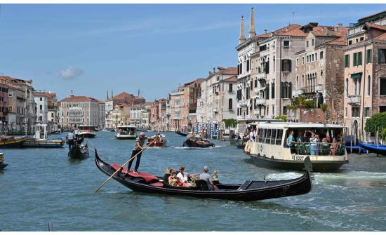 Венец хот нэг өдрийн аялагчдаас 10 евро хураах болжээ