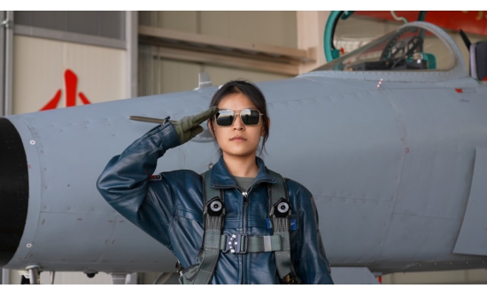 Төвөд эмэгтэй анх удаа Хятадын армийн сөнөөгч онгоцны нисгэгч болох гэж байна