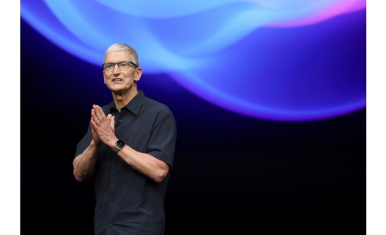 “Apple” компани шинэ гар утас, бугуйн цагаа танилцууллаа
