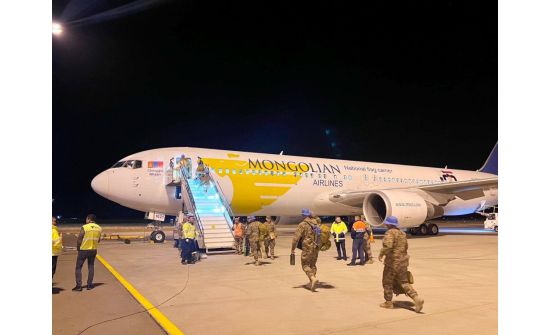 МИАТ-ын онгоц Өмнөд Суданд хэнийг хүргэв?