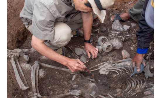 Перу улсаас гурван мянган жилийн өмнөх санваартны булш олджээ