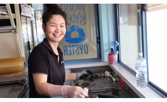 ​​​​​​​Монгол бүсгүй Австралийн далайн эрэгт хоолны бизнес эрхэлсэн нь