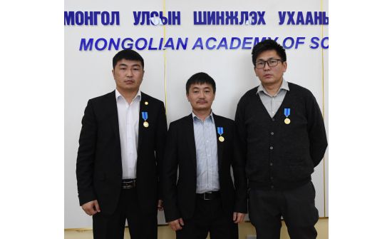Монголын эрдэмтэд Казахстаны Хөдөлмөрийн медалиар шагнууллаа