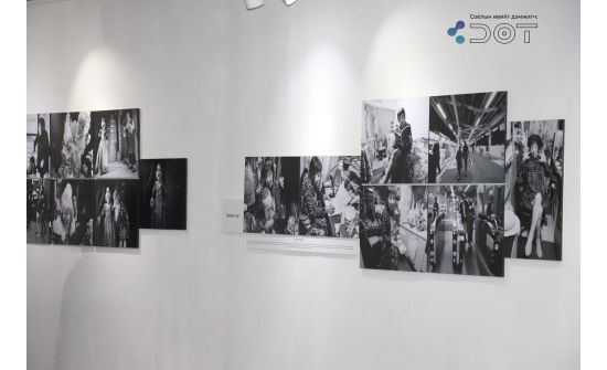 Монгол, япон таван зурагчин тус бүр нэг хүний зургийг бүтэн жилийн турш авчээ