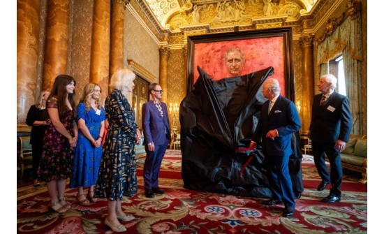 Лондон: III Чарльз хааны анхны хөрөг зургийг танилцуулав