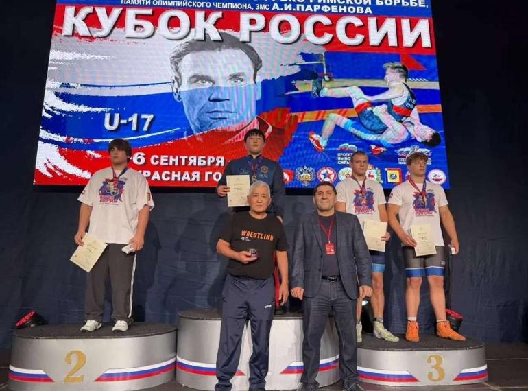 Буриадын клубт хичээллэдэг халимаг бөх Бүх Оросын цомын тэмцээнд түрүүлэв